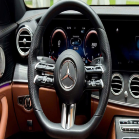 Xe Mercedes Benz E class E300 AMG 2021