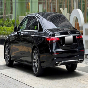 Xe Mercedes Benz E class E300 AMG 2021