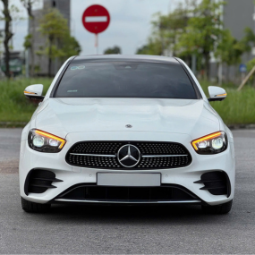 Xe Mercedes Benz E class E300 AMG Trắng 2021